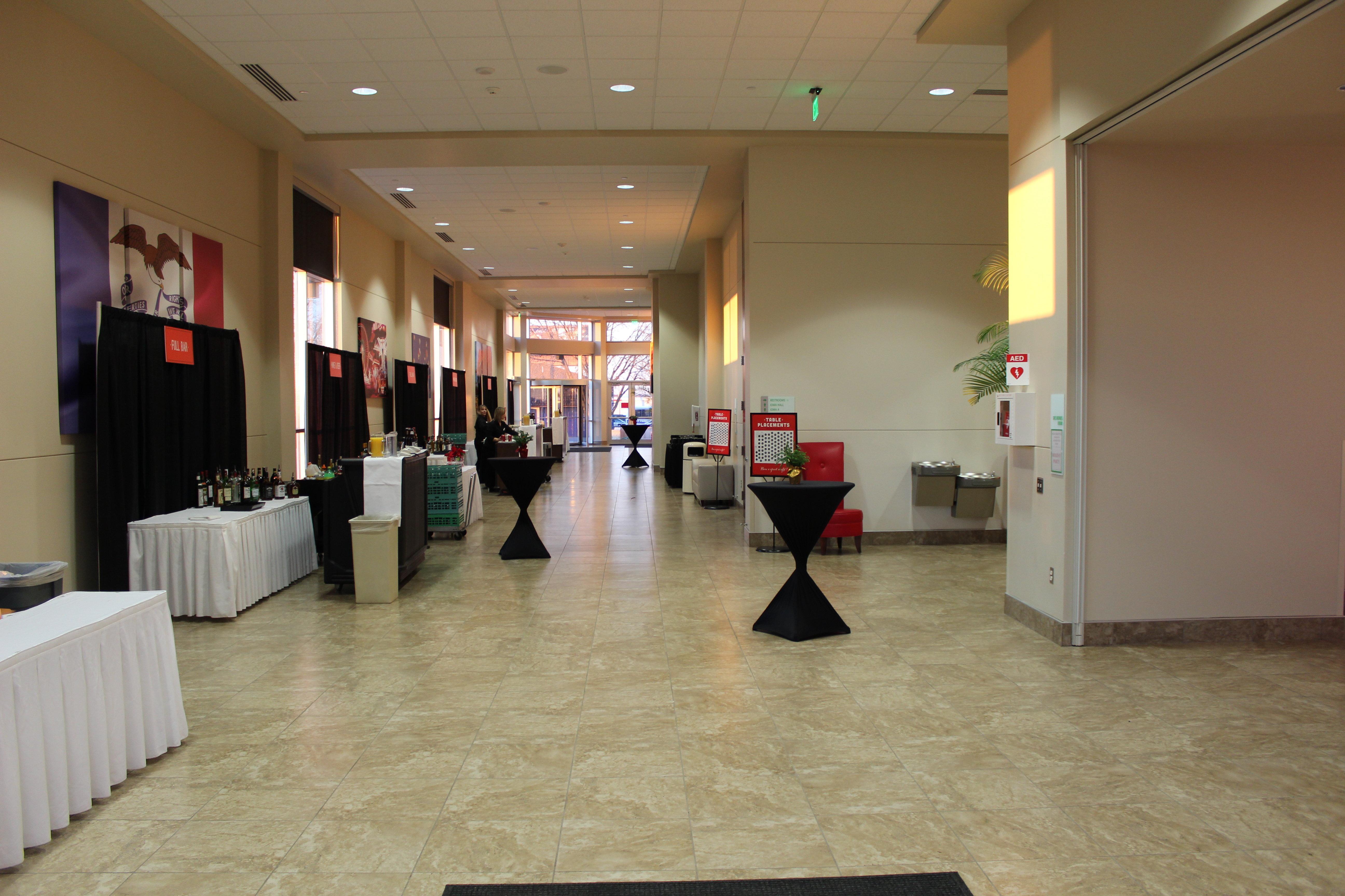 Holiday Inn Des Moines-Airport Conf Center By Ihg Exteriör bild