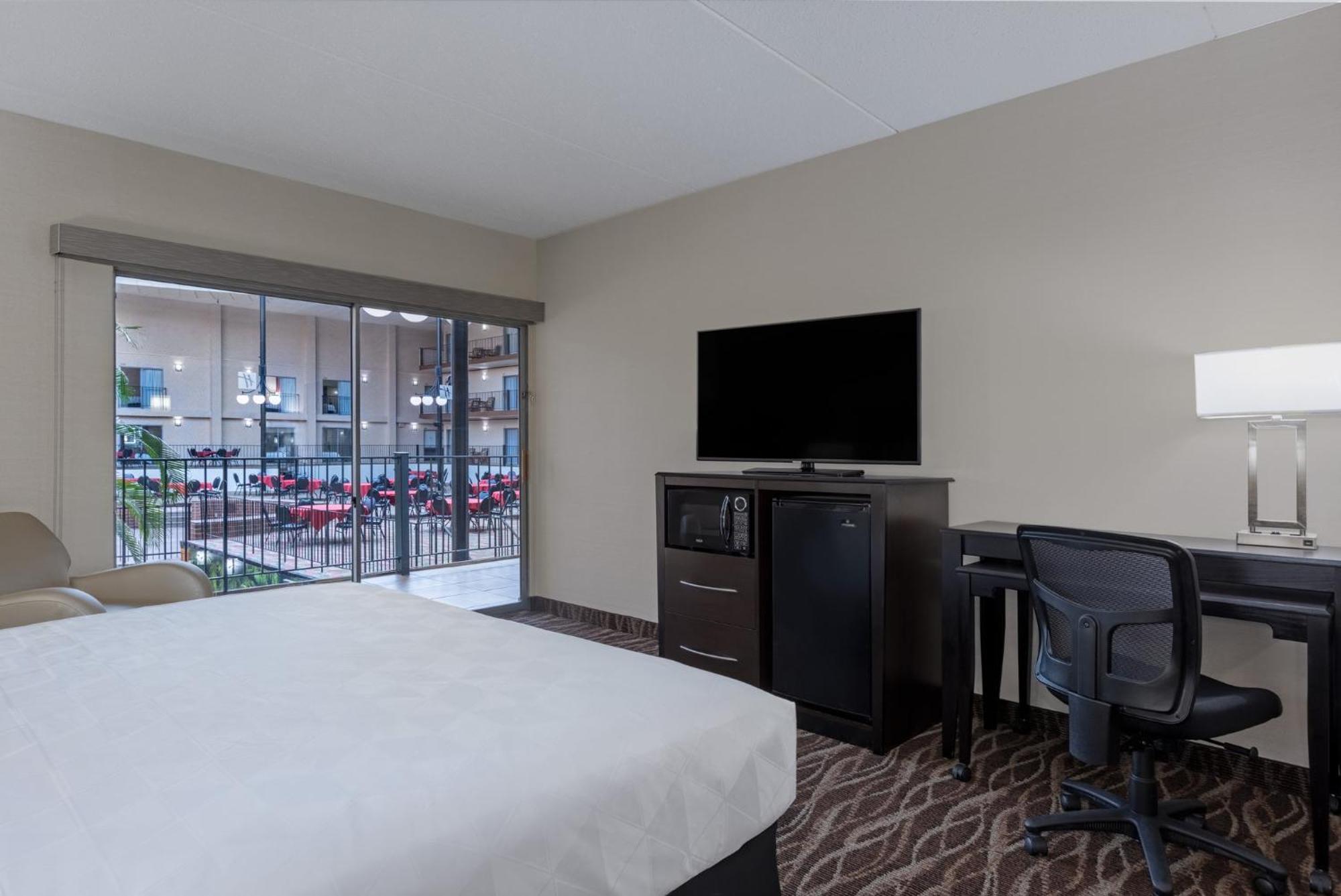 Holiday Inn Des Moines-Airport Conf Center By Ihg Exteriör bild