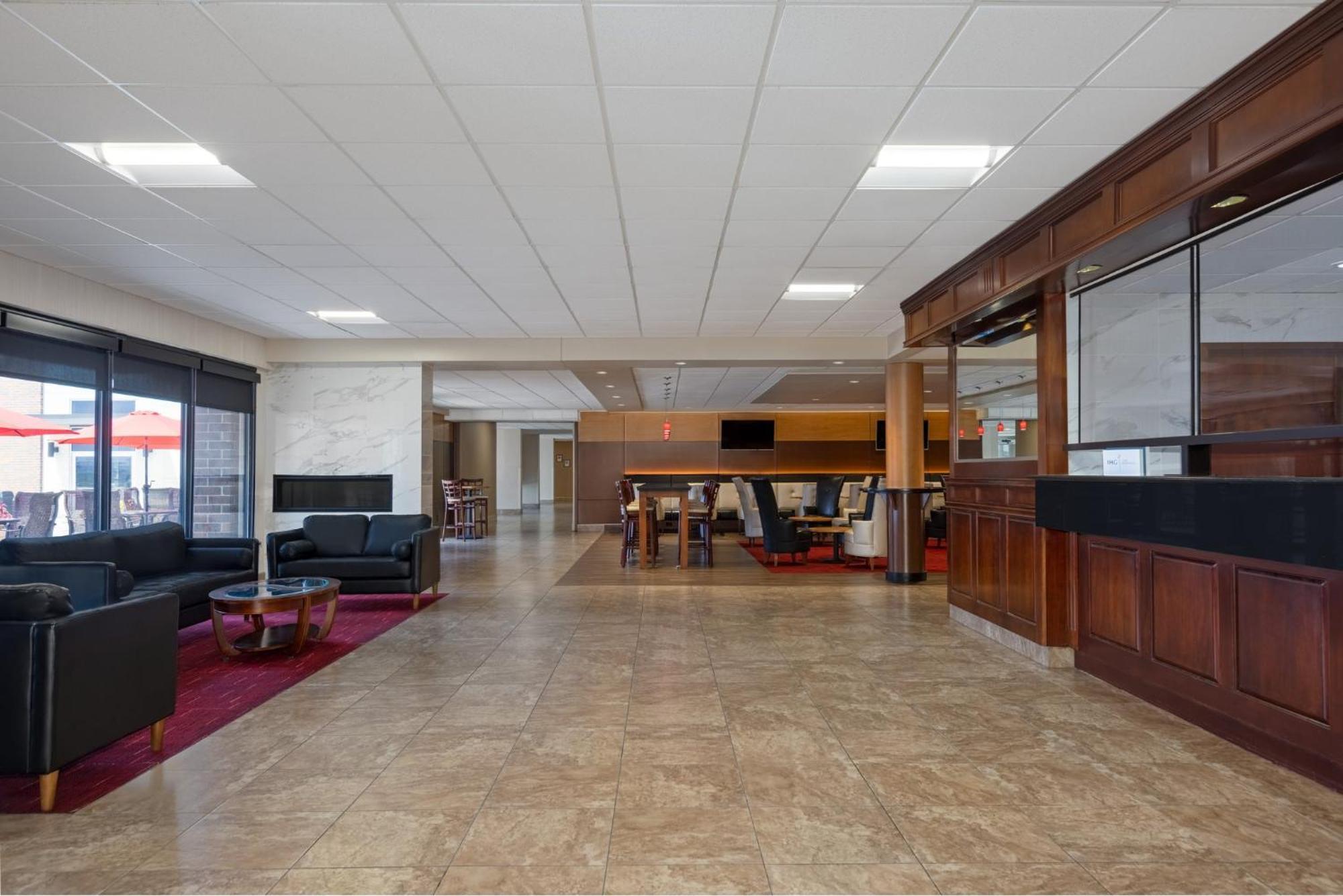 Holiday Inn Des Moines-Airport Conf Center By Ihg Exteriör bild