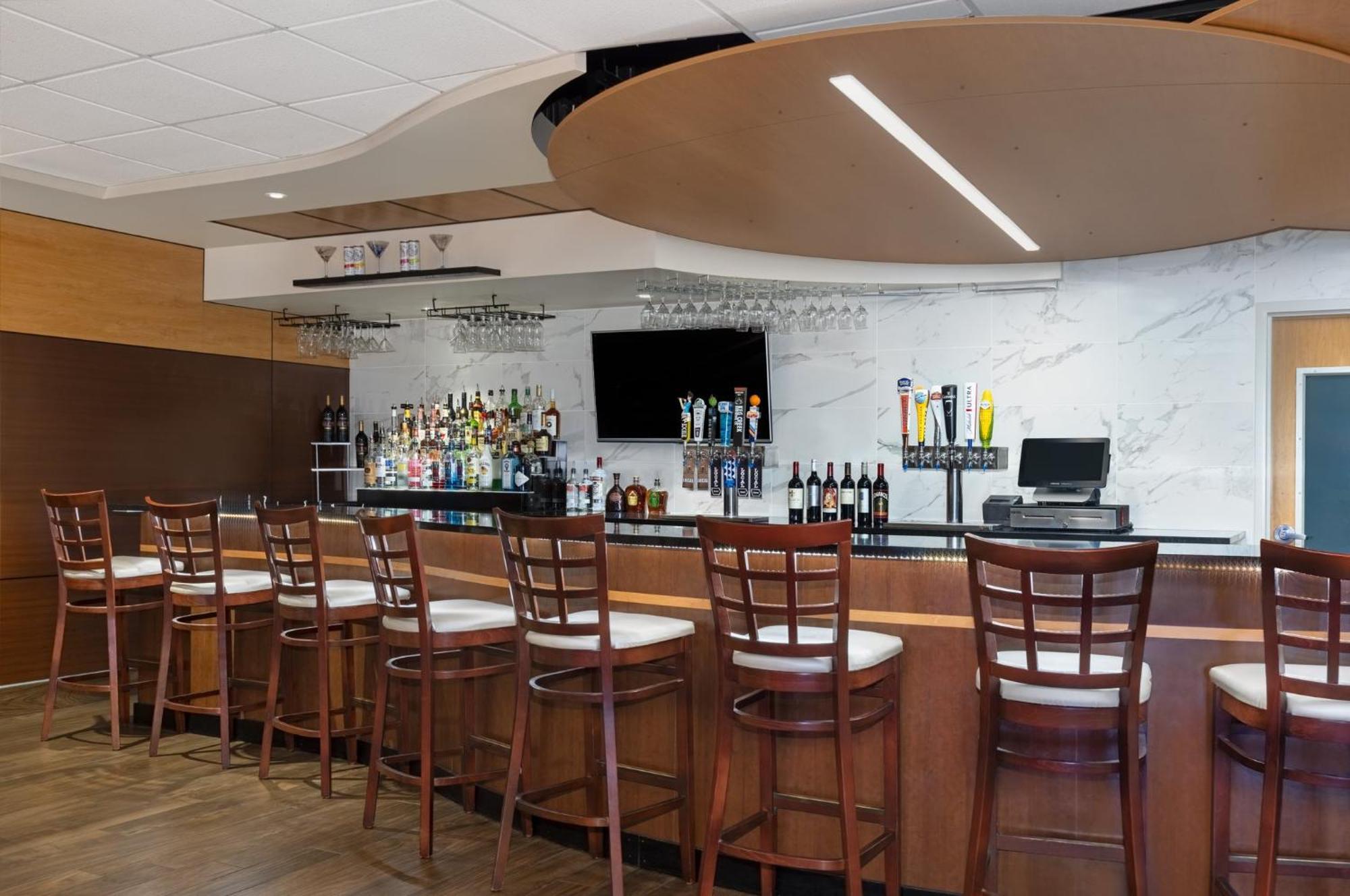 Holiday Inn Des Moines-Airport Conf Center By Ihg Exteriör bild