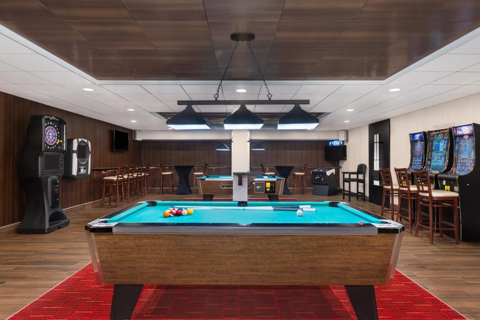 Holiday Inn Des Moines-Airport Conf Center By Ihg Exteriör bild